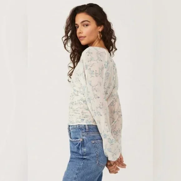 💎NEW: Free People - Vintage Floral Design Blouse - Picture 4 of 8